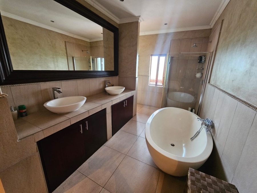 4 Bedroom Property for Sale in Club Milos Estate Free State